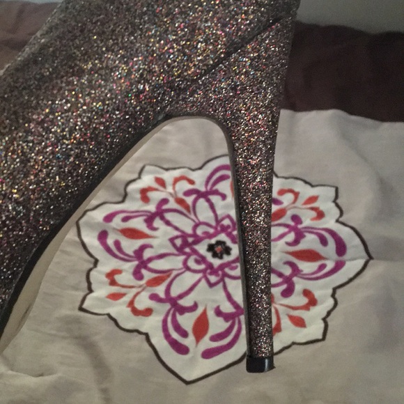 5 inch heel glittery heels. - Picture 3 of 4